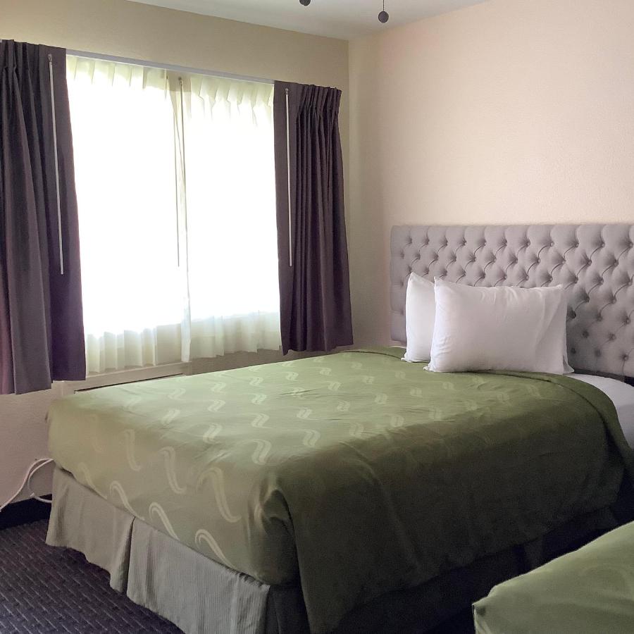 National 9 Motel — photo 2
