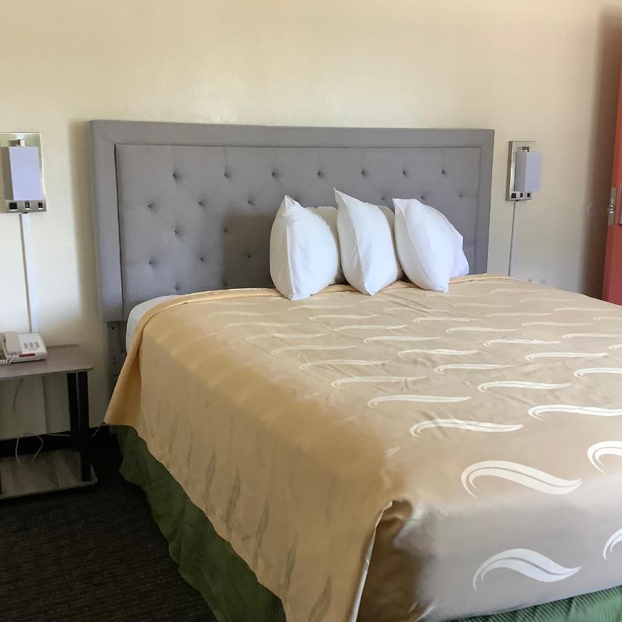 National 9 Motel — photo 21