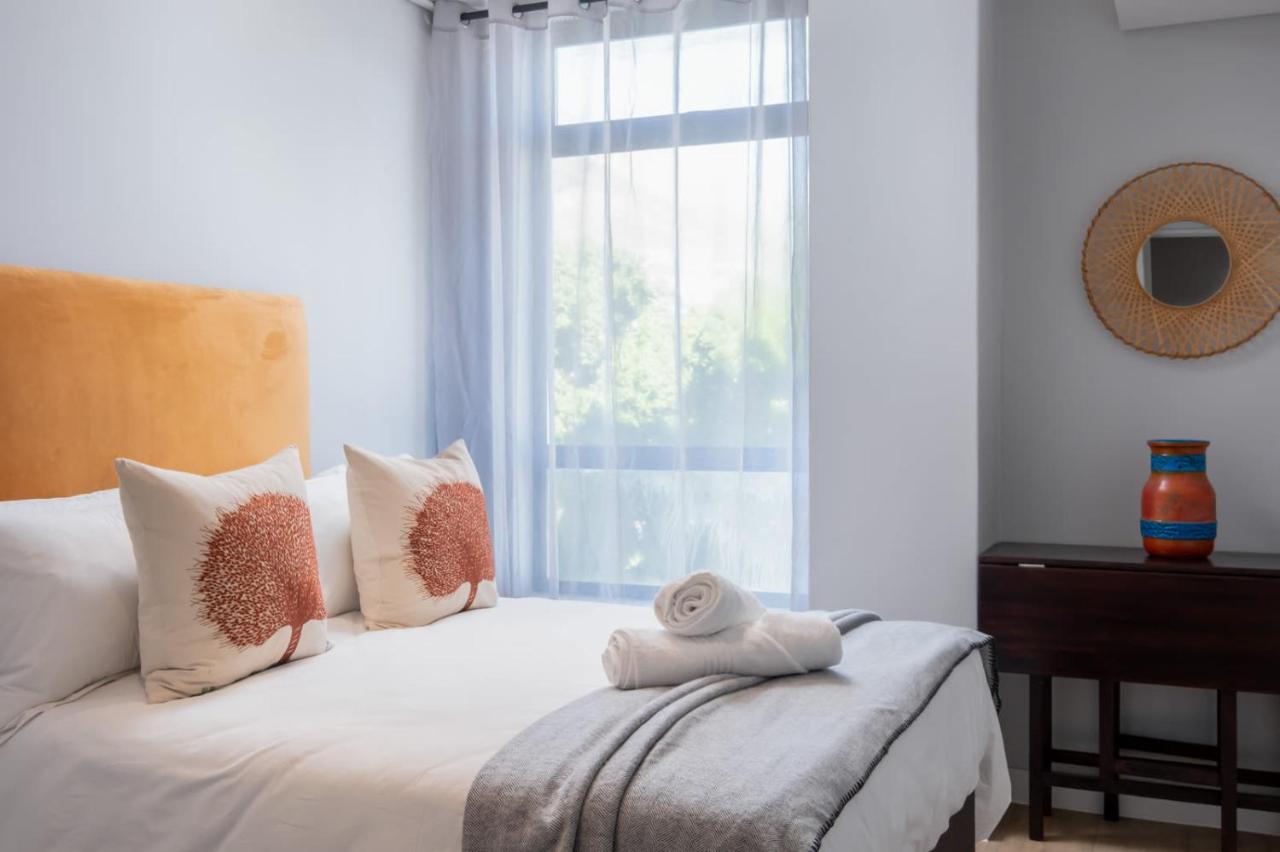 South African Fusion Heart Of Sea Point - 4