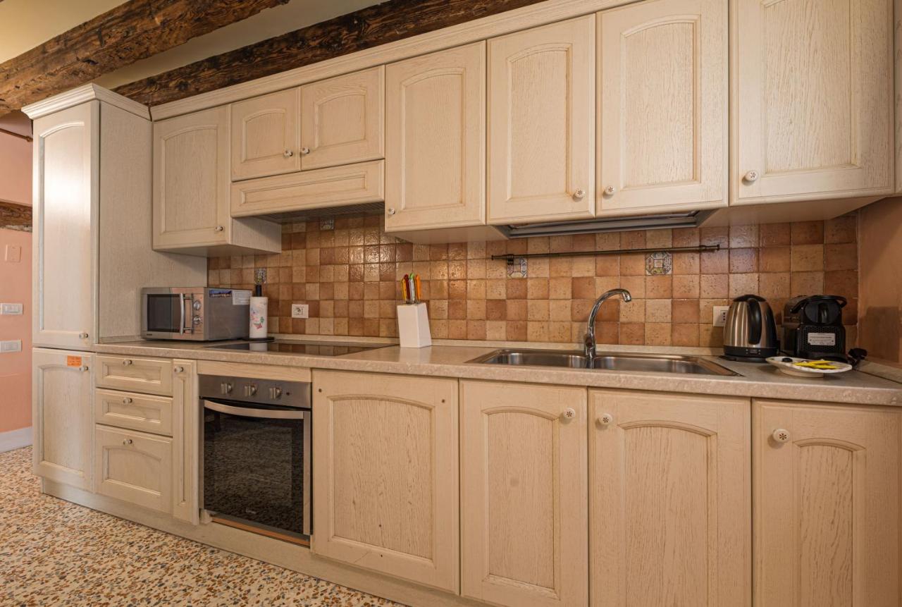 Lovely flat with canal view near Rialto Bridge - 3