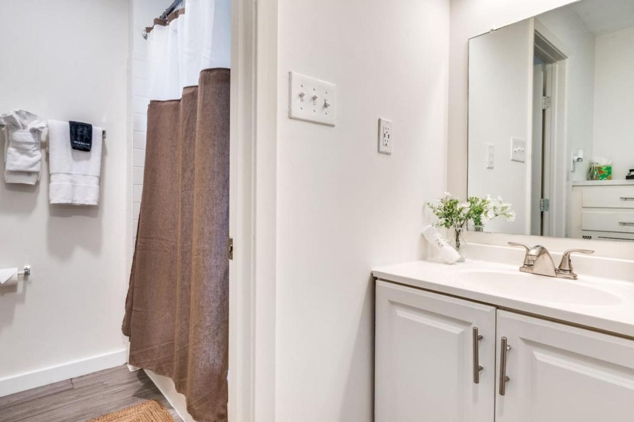 Stylish Studio in Allandale 10 mins to Downtown. - 4