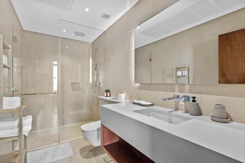 Marina Gate - Stunning 56 Floor Full Sea Views - 3