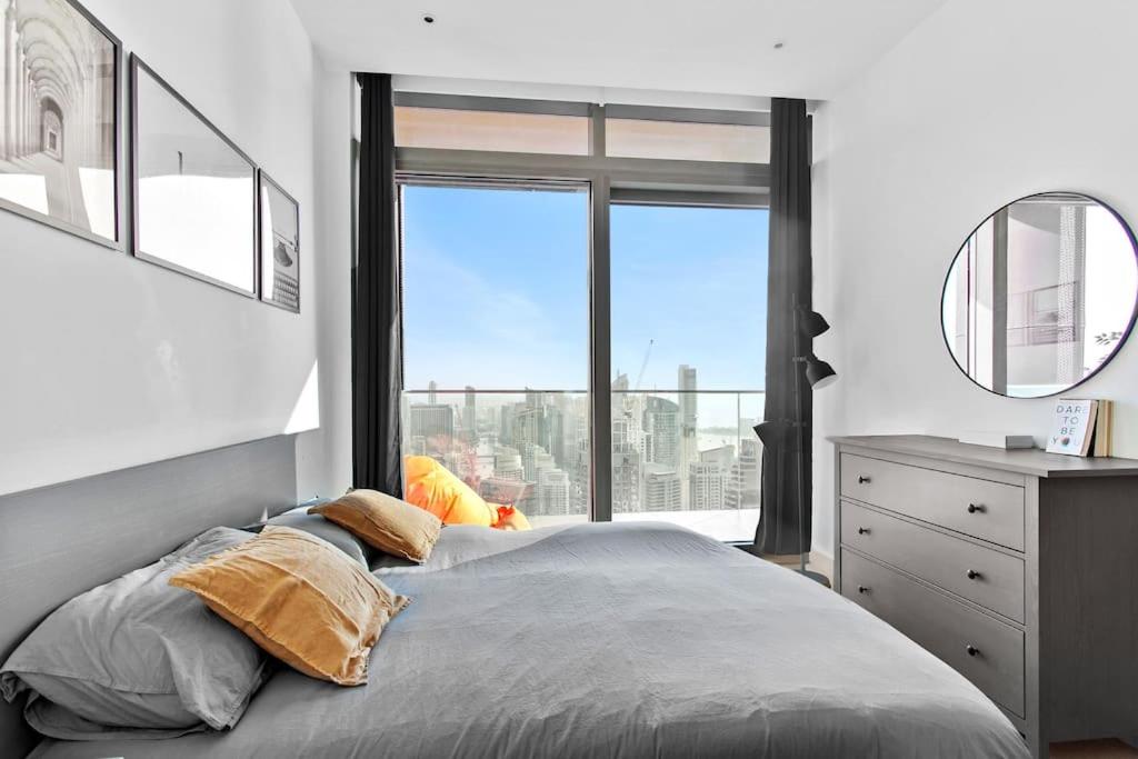 Marina Gate - Stunning 56 Floor Full Sea Views - 2