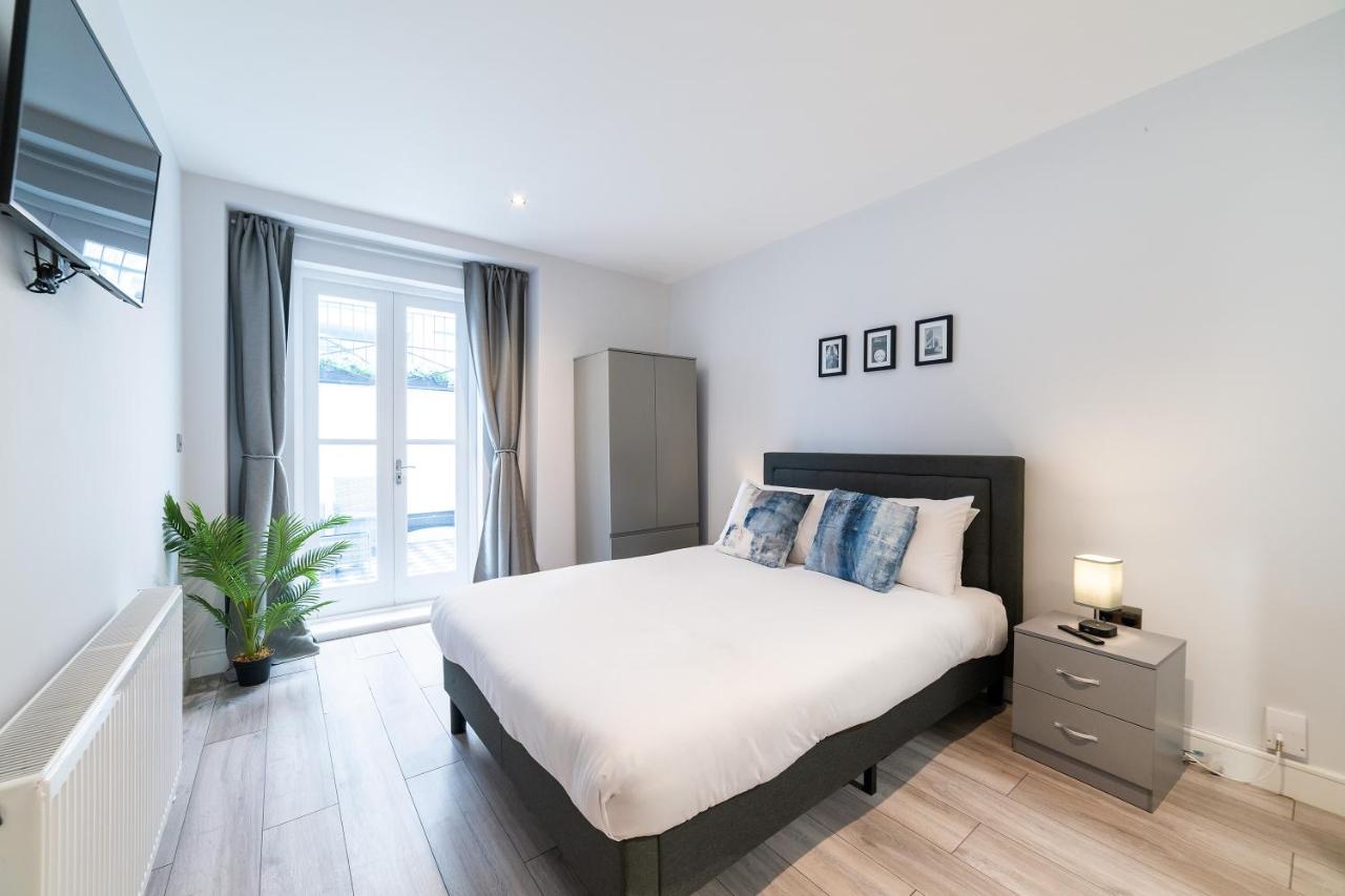 Gloucester Terrace Gem - 2