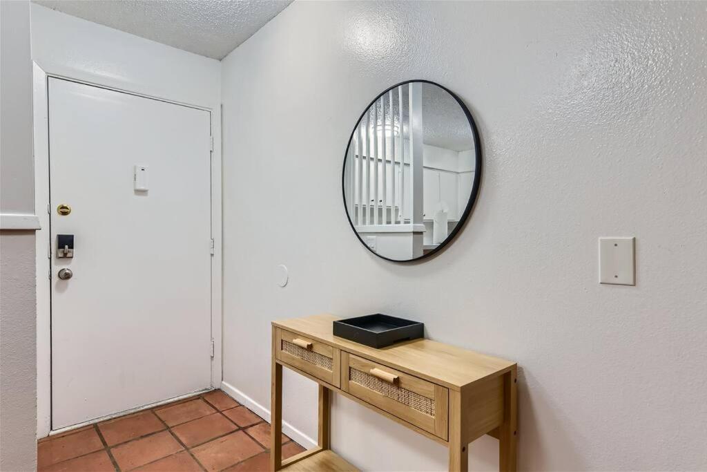 2B Getaway - Sleeps 6 - Pool, Pkg - Walk Dtwn - 4