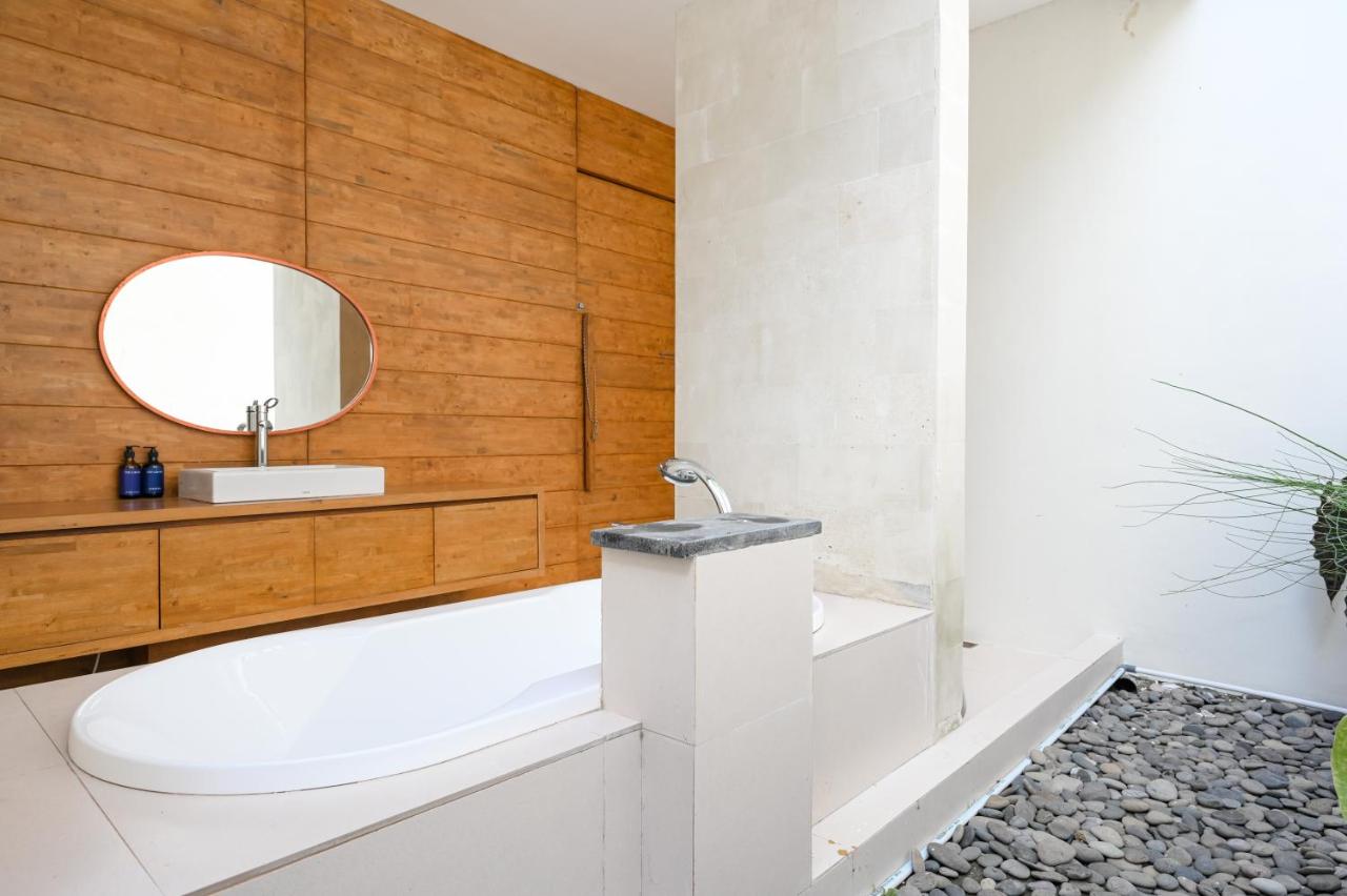 The Lavana Rainie's Villa Nusa Dua - 3