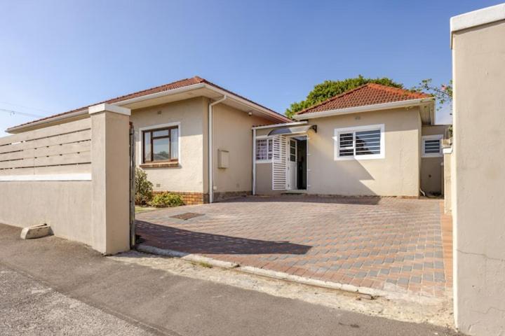 One bedroom apartment. - 5