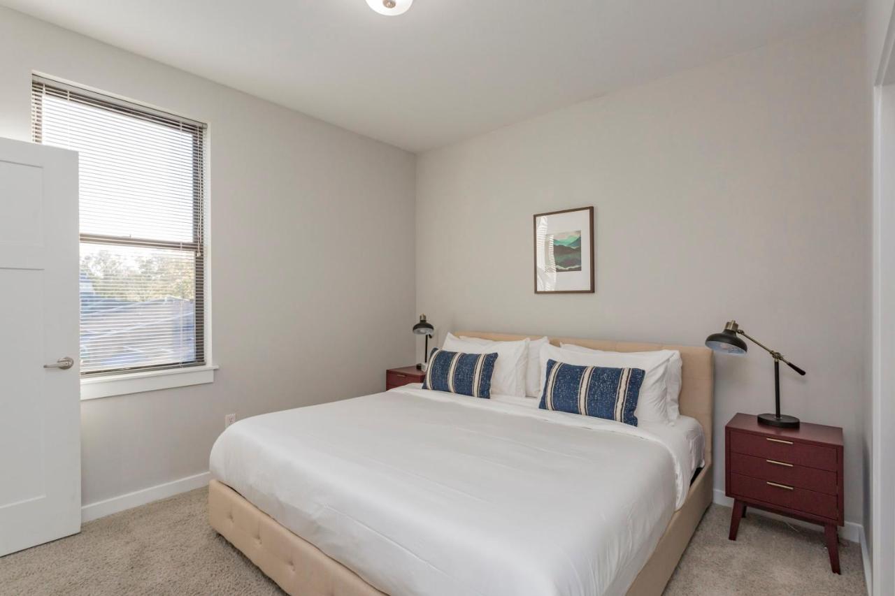 CozySuites Music Row 2BR-free parking 14