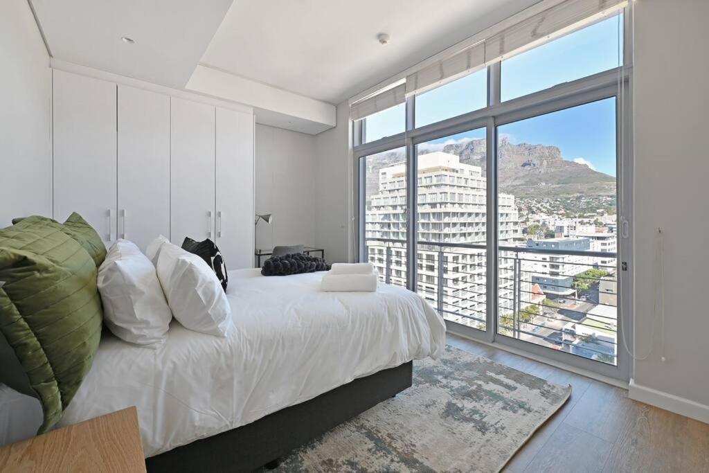 Freya - Stunning 2 bed with City & Table Mountain Views ! - 2