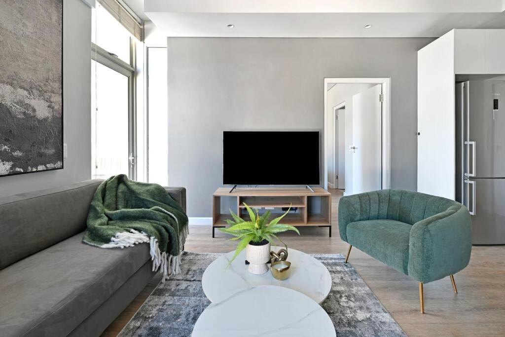 Freya - Stunning 2 bed with City & Table Mountain Views ! - 5