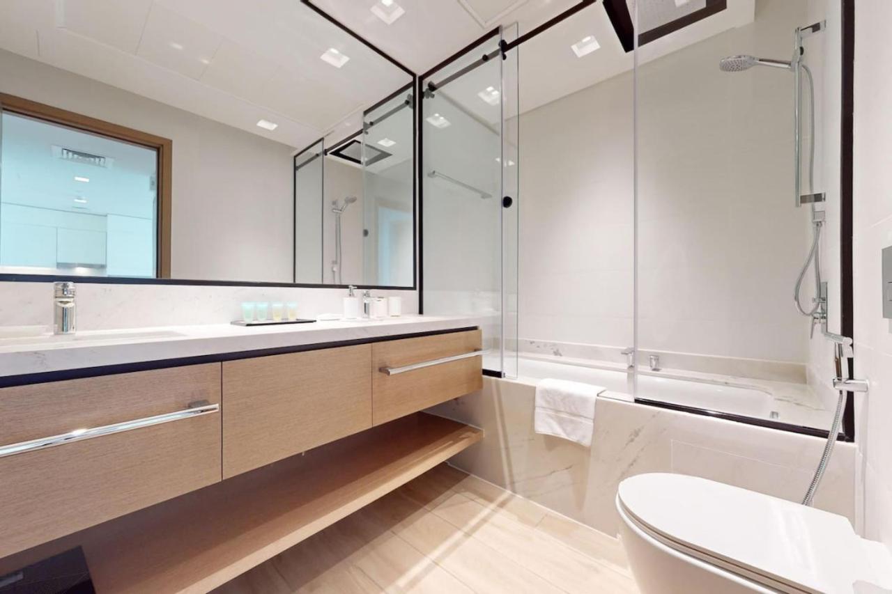 Palace Residences - Modern One Bedroom - 3