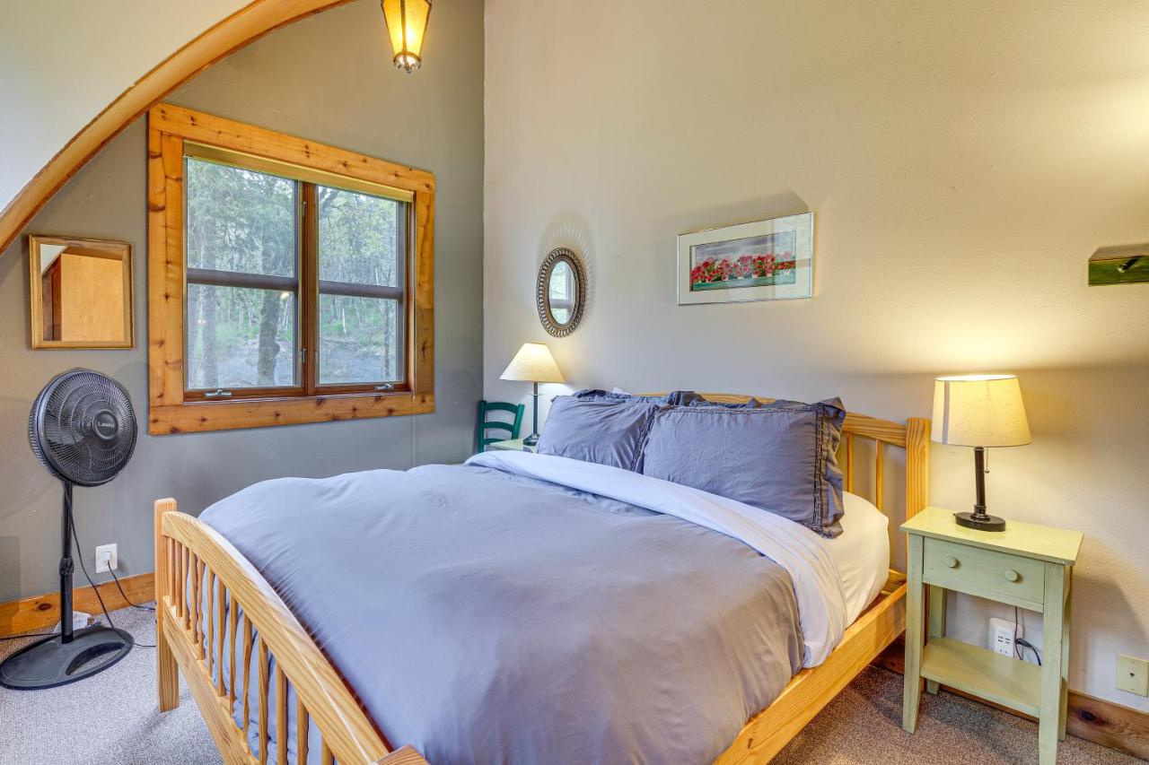 Barrel House at Timberlane Village - Two Bedroom Home with Hot Tub — photo 20