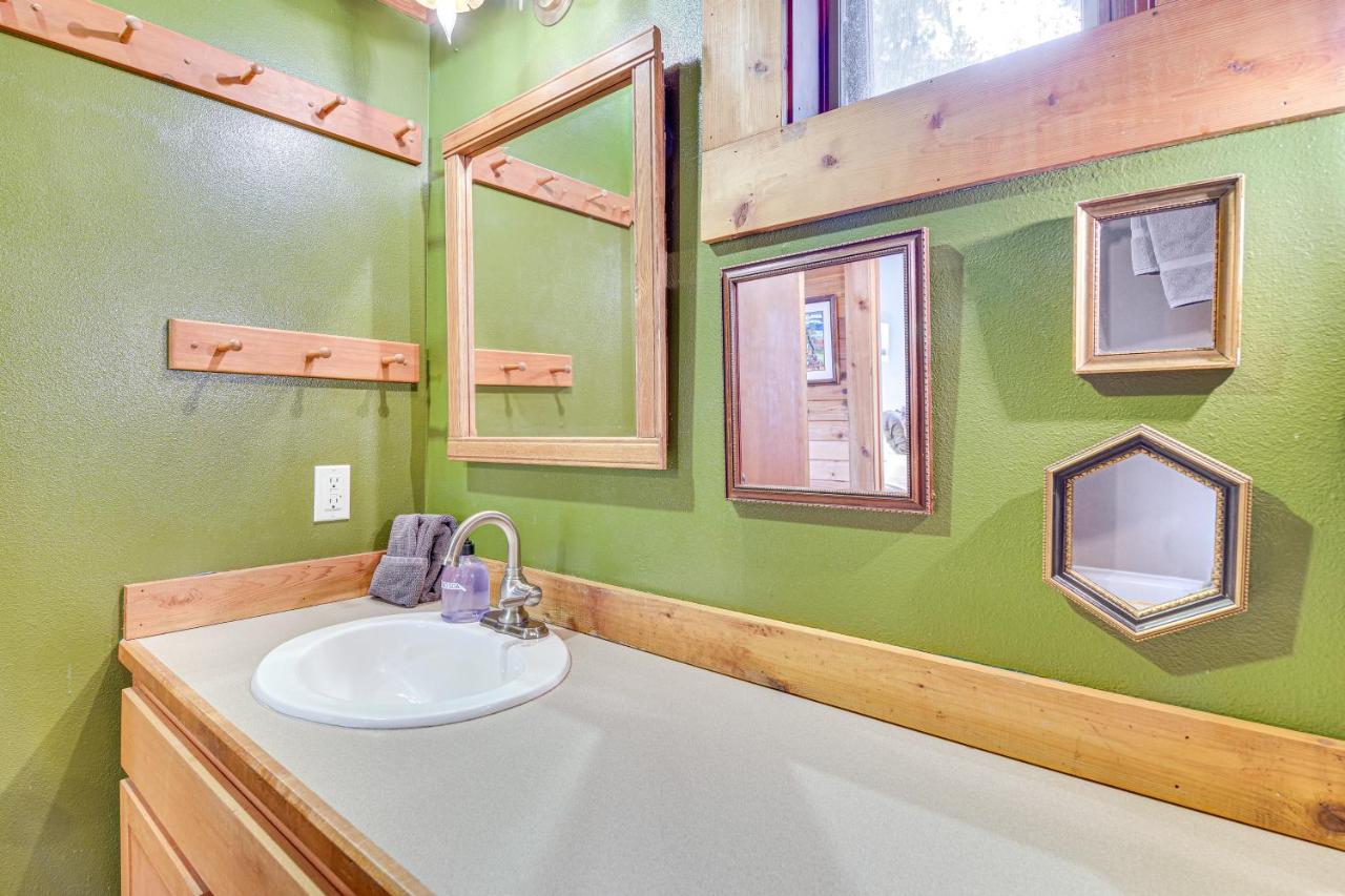 Barrel House at Timberlane Village - Two Bedroom Home with Hot Tub — photo 8