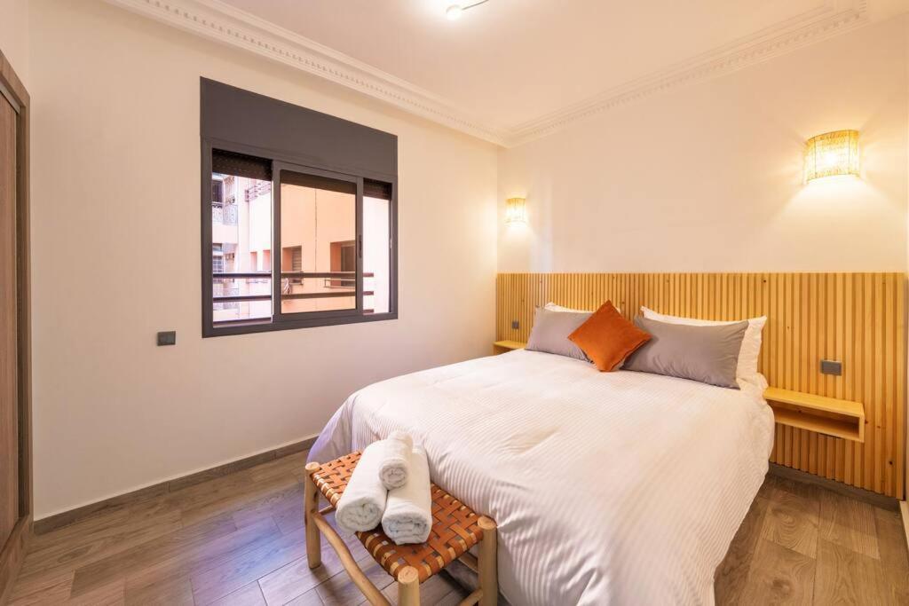 Central Living: Urban Apartment - 2