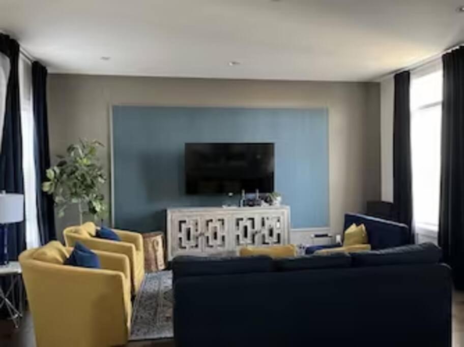 NEW and luxurious home by downtown Nashville with rooftop deck! - 3