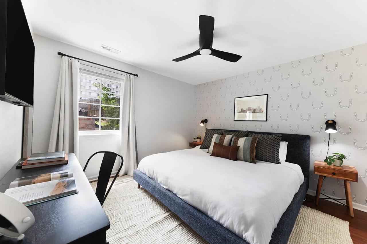 The Blue Bungalow - 4 beds And 7 Mins To Broadway! - 2