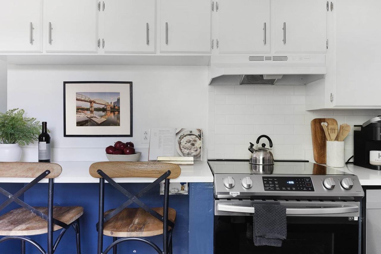 The Blue Bungalow - 4 beds And 7 Mins To Broadway! - 4