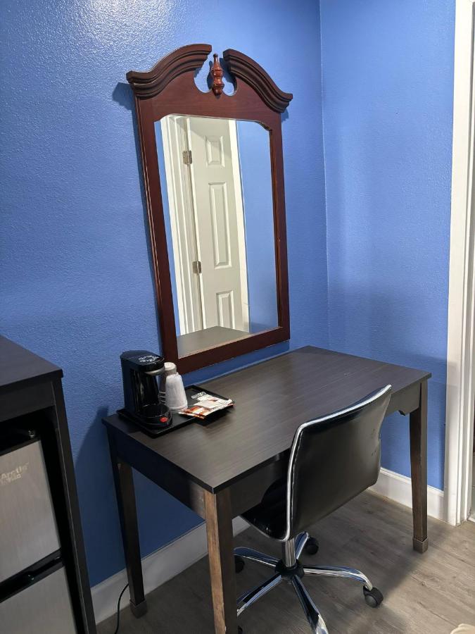 Monterey Fireside Lodge — photo 20