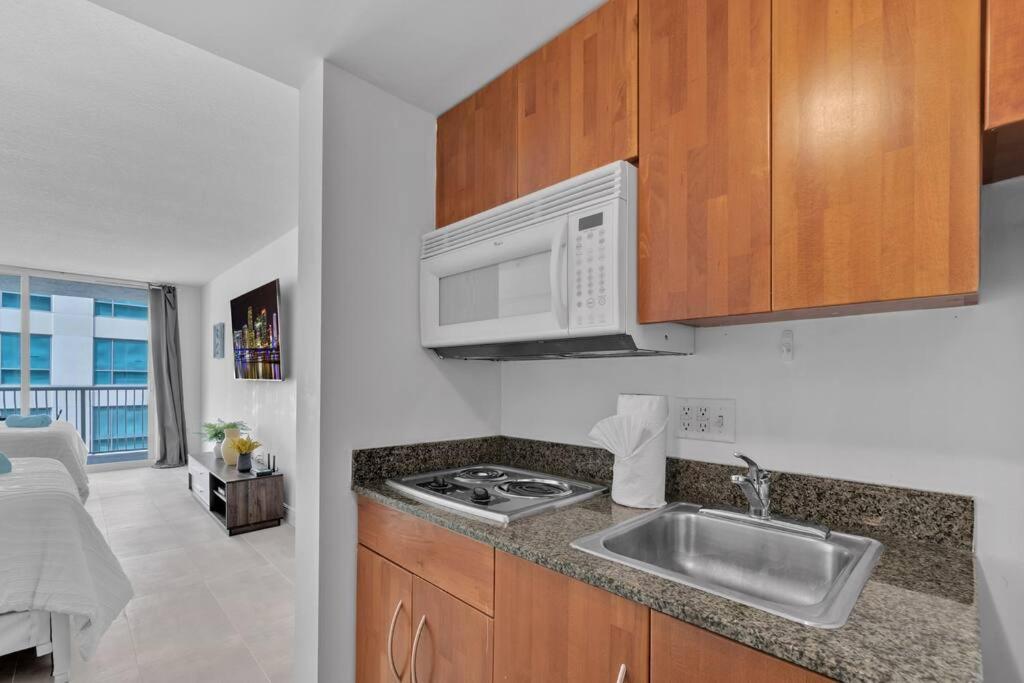 Lovely Studio in brickell -2 beds and Free parking - 2