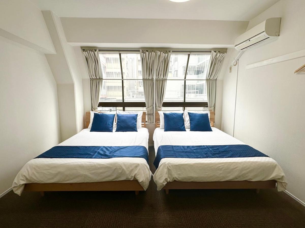 EG41 Elizabeth Garden - 2