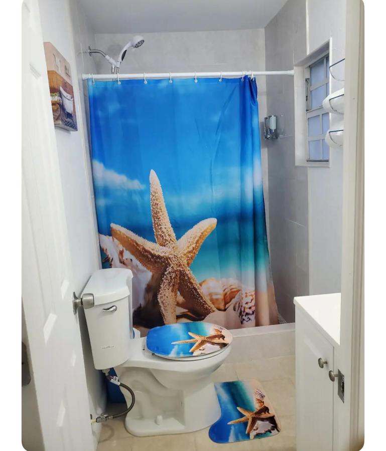 B1 Best Value on Private Bedroom with Private Bathroom in Little Havana, Miami - 5