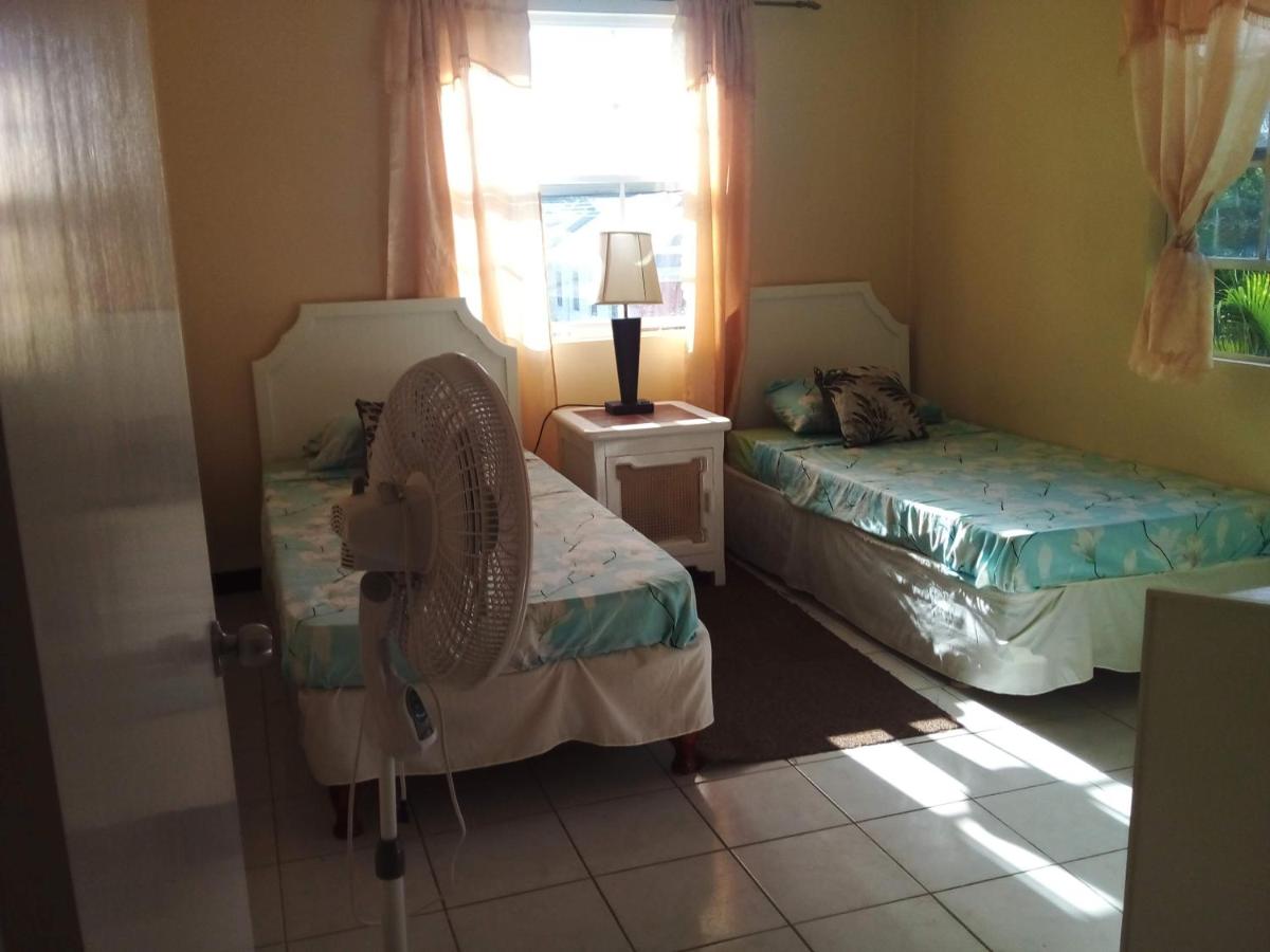 Palm View Room 1 - 2