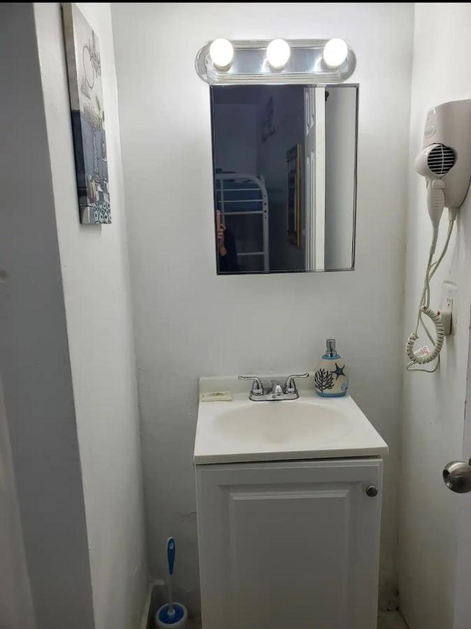 B3 Best Value on Private Bedroom with Private Bathroom in Little Havana, Miami - 4