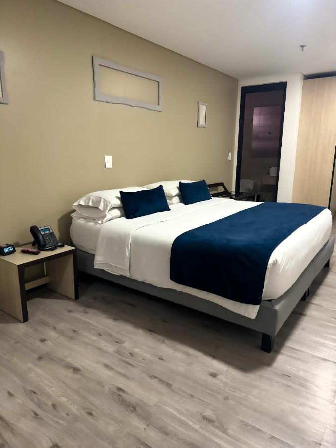 Hotel WLH Silver Corferias - 2