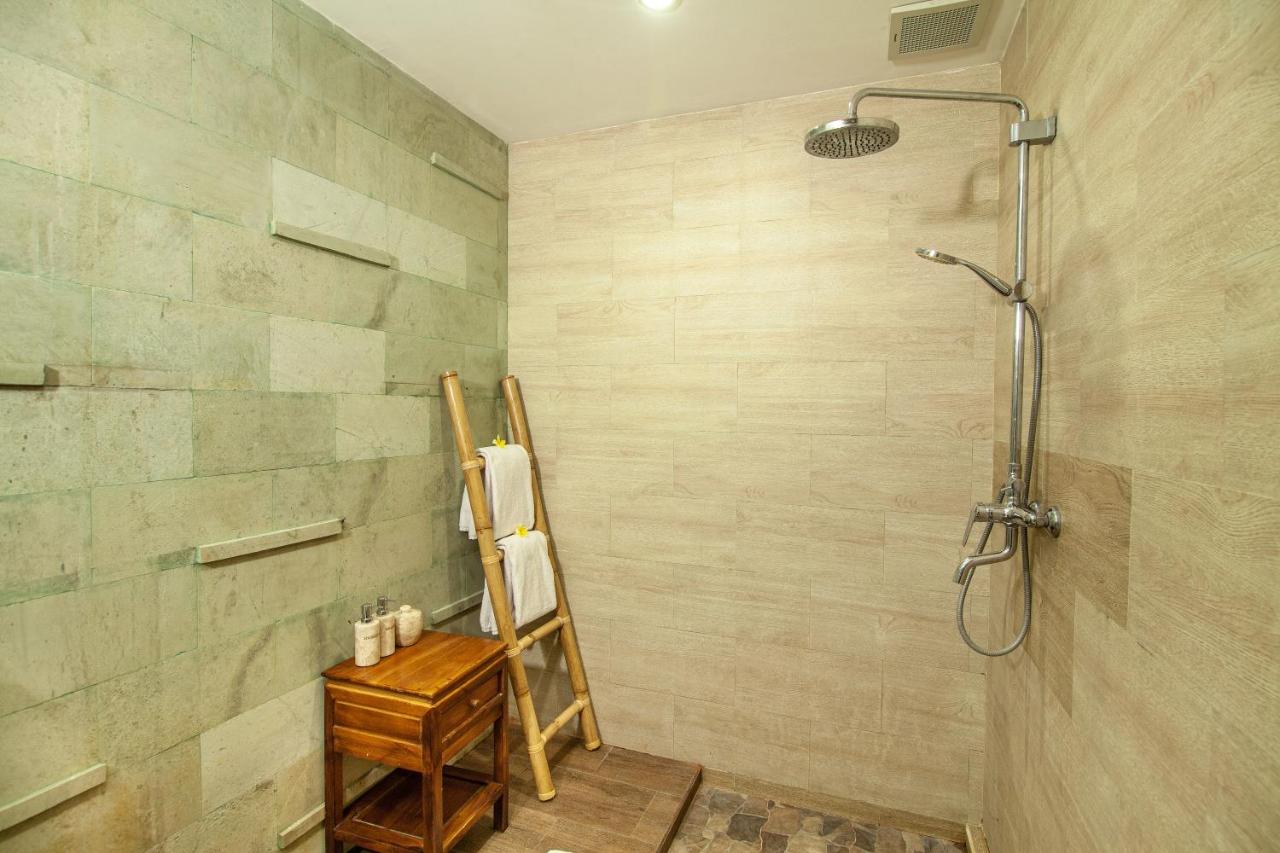 d'kamala by Prasi - 3