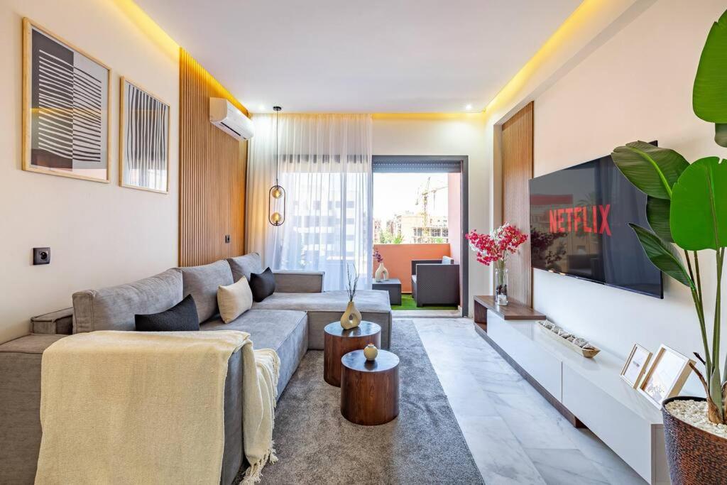 Luxury Apartment Gueliz, Cinema Bedroom Experience