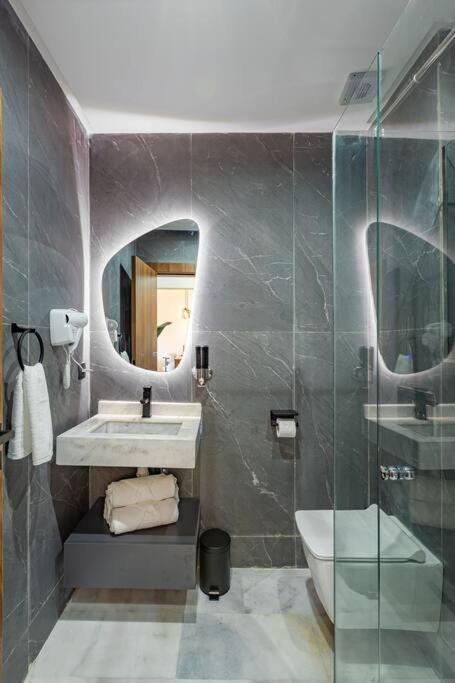 Luxury Apartment Gueliz, Cinema Bedroom Experience - 3