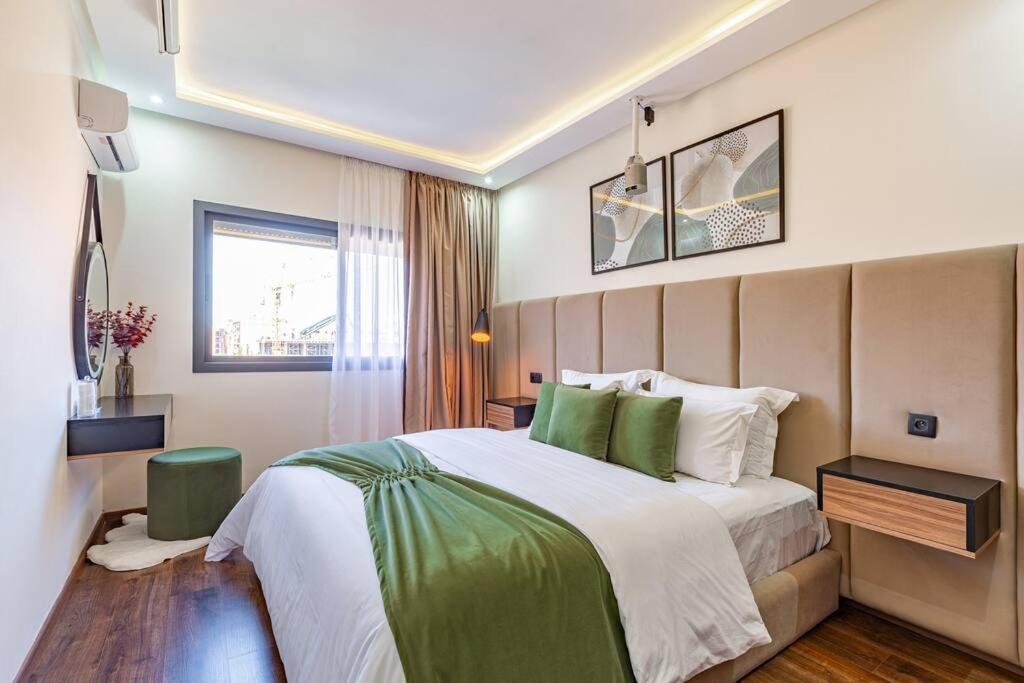 Luxury Apartment Gueliz, Cinema Bedroom Experience - 2