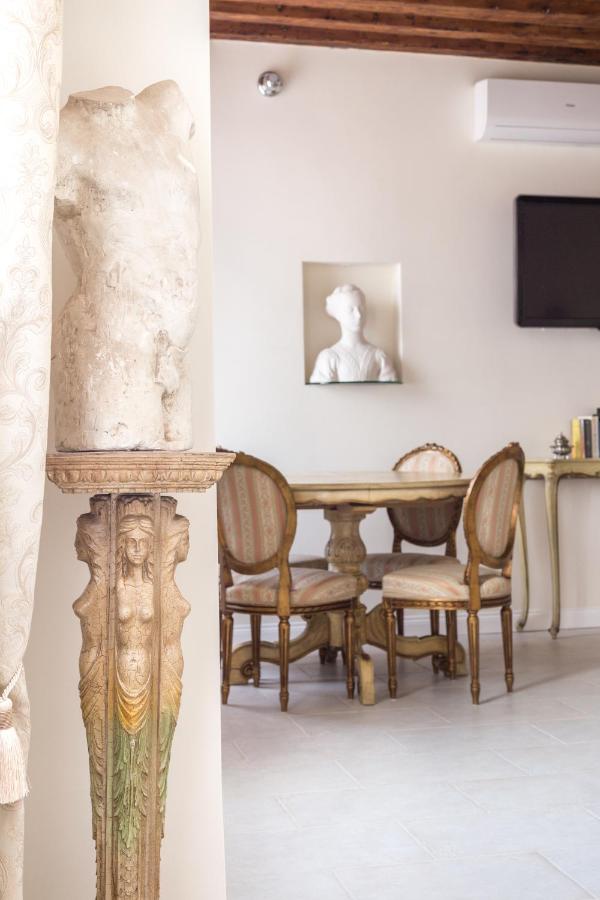 MICHELLE IN VENICE Charming Houses - 5