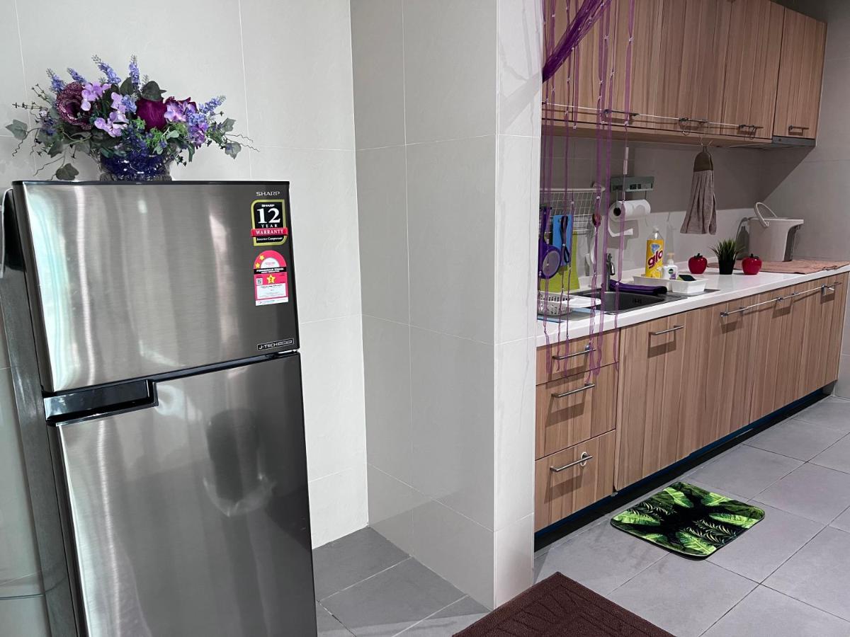 Holiday Home in JB , 2 Bdrm 2 Bthrm Wifi 4 pax - 2