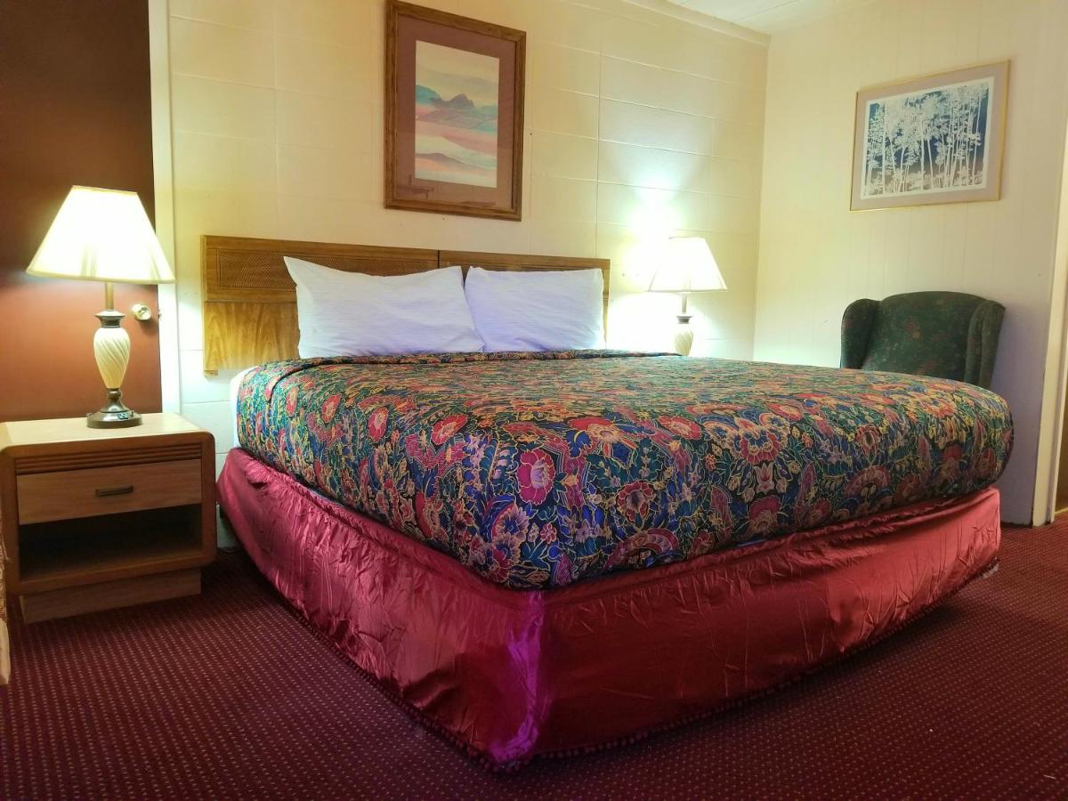 Town House Motor Inn — photo 15