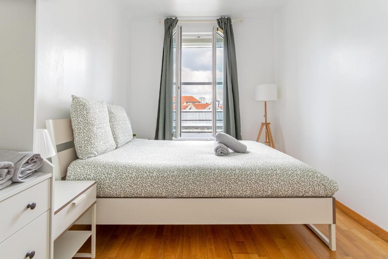 Parisian penthouse with large terrasse - 2