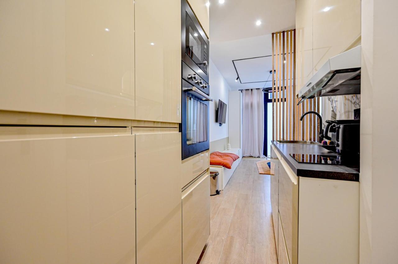 Relax in a Stylish Flat in Montmartre - 4