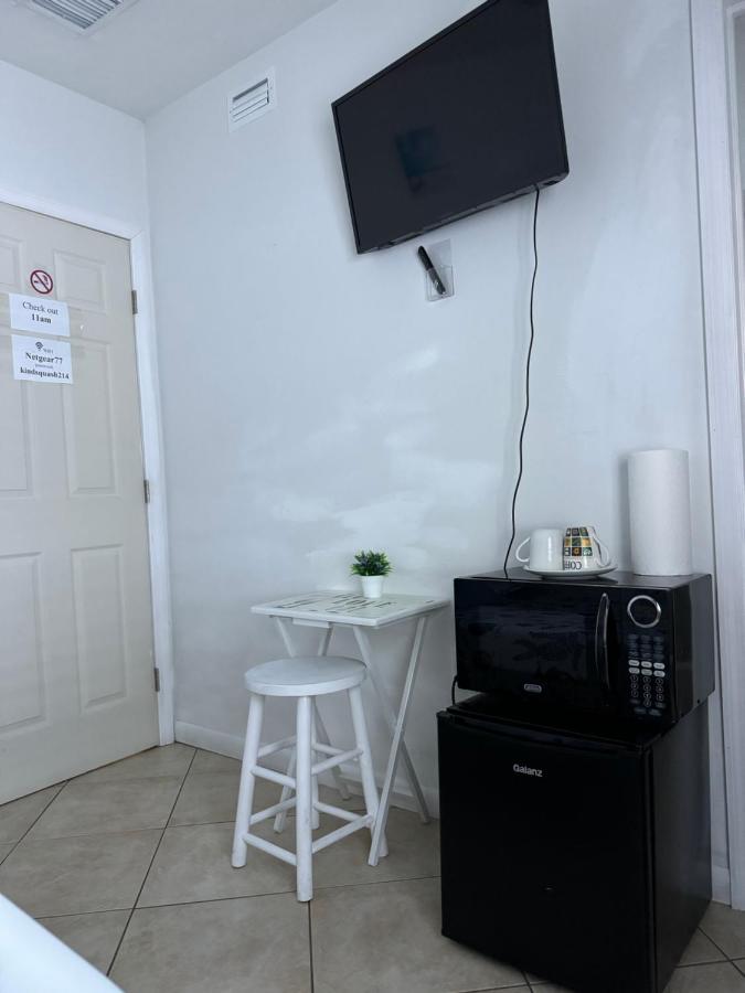 B5 Best Value on Private Bedroom with Private Bathroom in Little Havana, Miami - 5