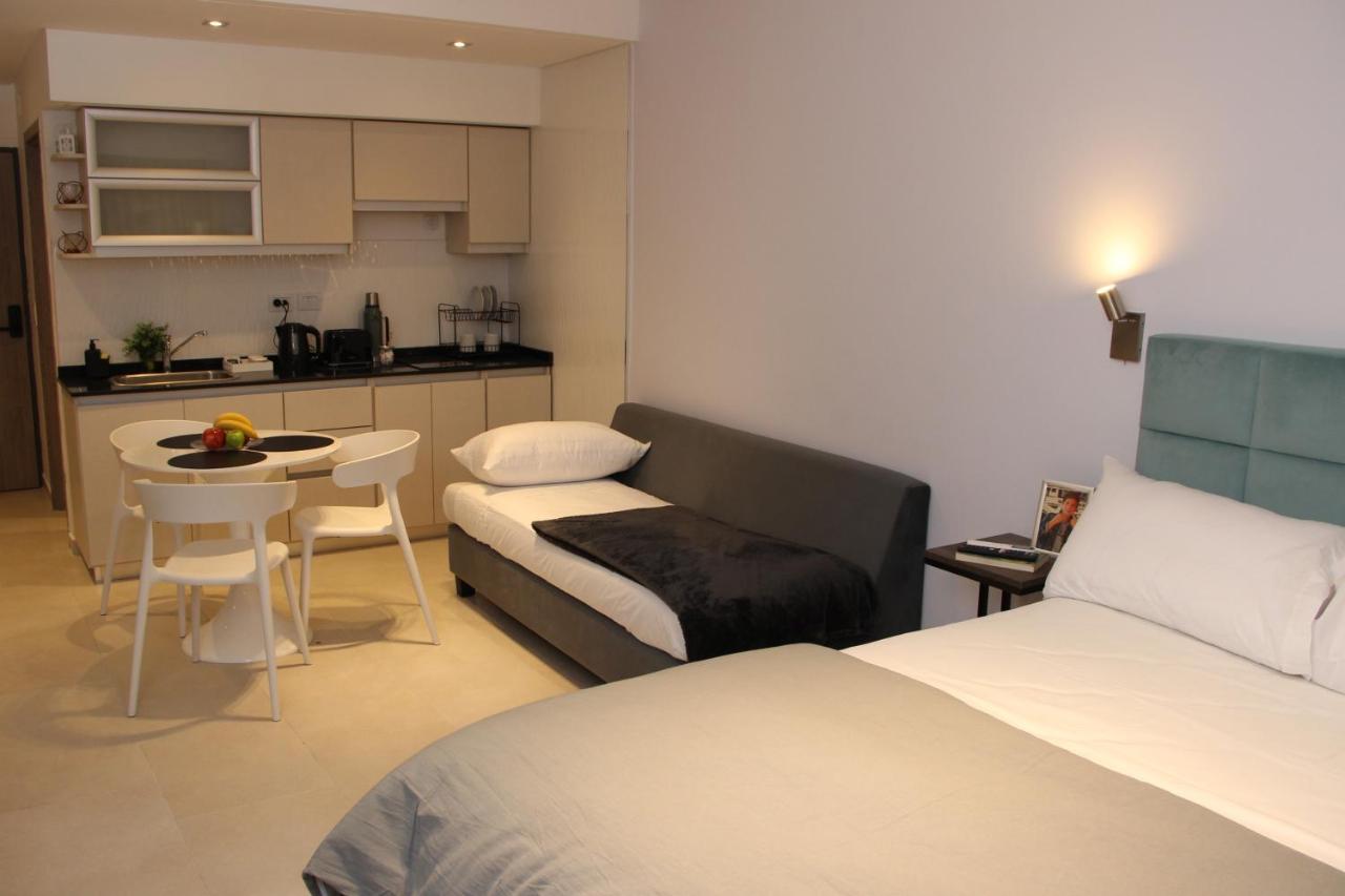 In House BA - College - 4