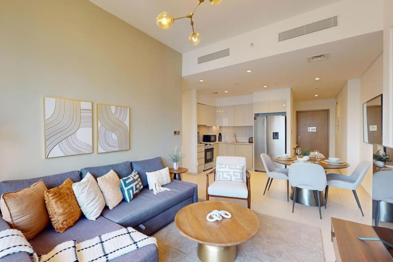 Vacationer Holiday Homes I Central Two Bedroom I Burj Royale - 5