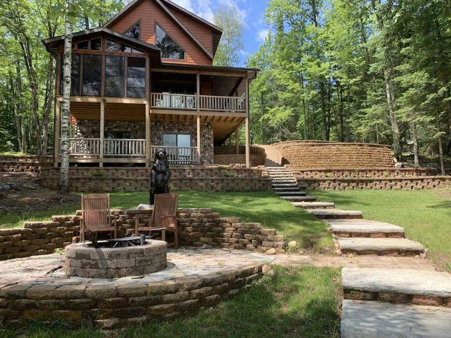 Lake Breeze Home — photo 1