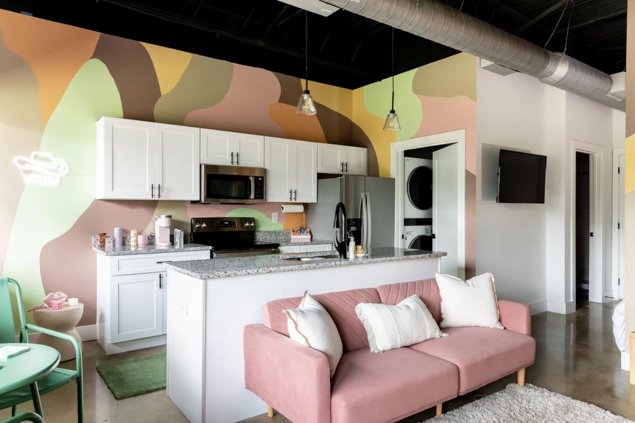 NEW Studio Sleeps 4 - 7 mins to DT - 4