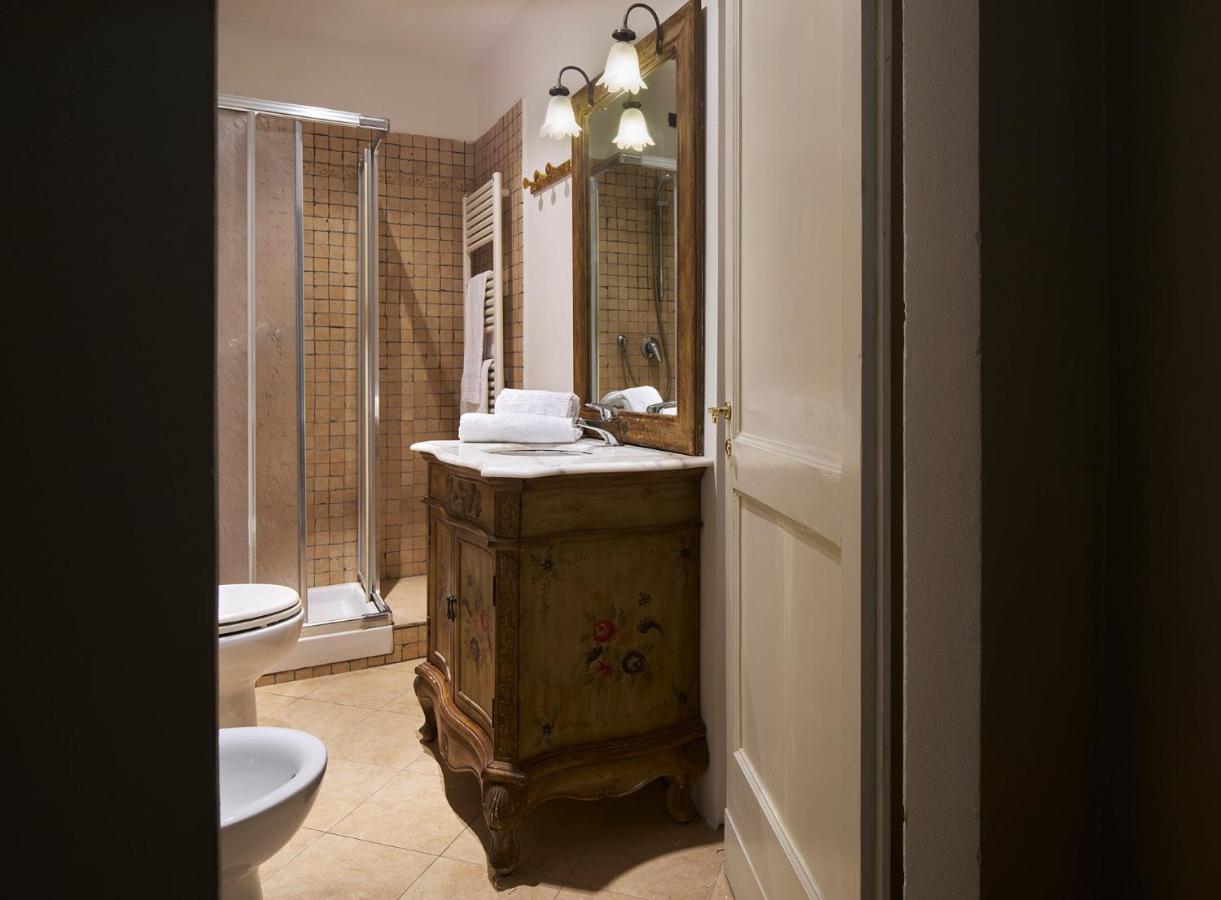 Charming & Authentic 1BR in Florence Historic Center, Near the Duomo - 3