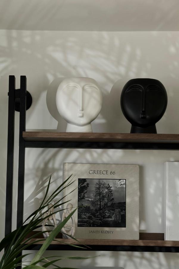 Bond Smart Living Suites - 5