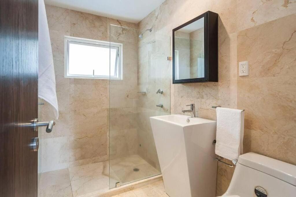 Condesa Residence Campeche 6 2BR, 1BA Apartment with Expansive Living Space - 3