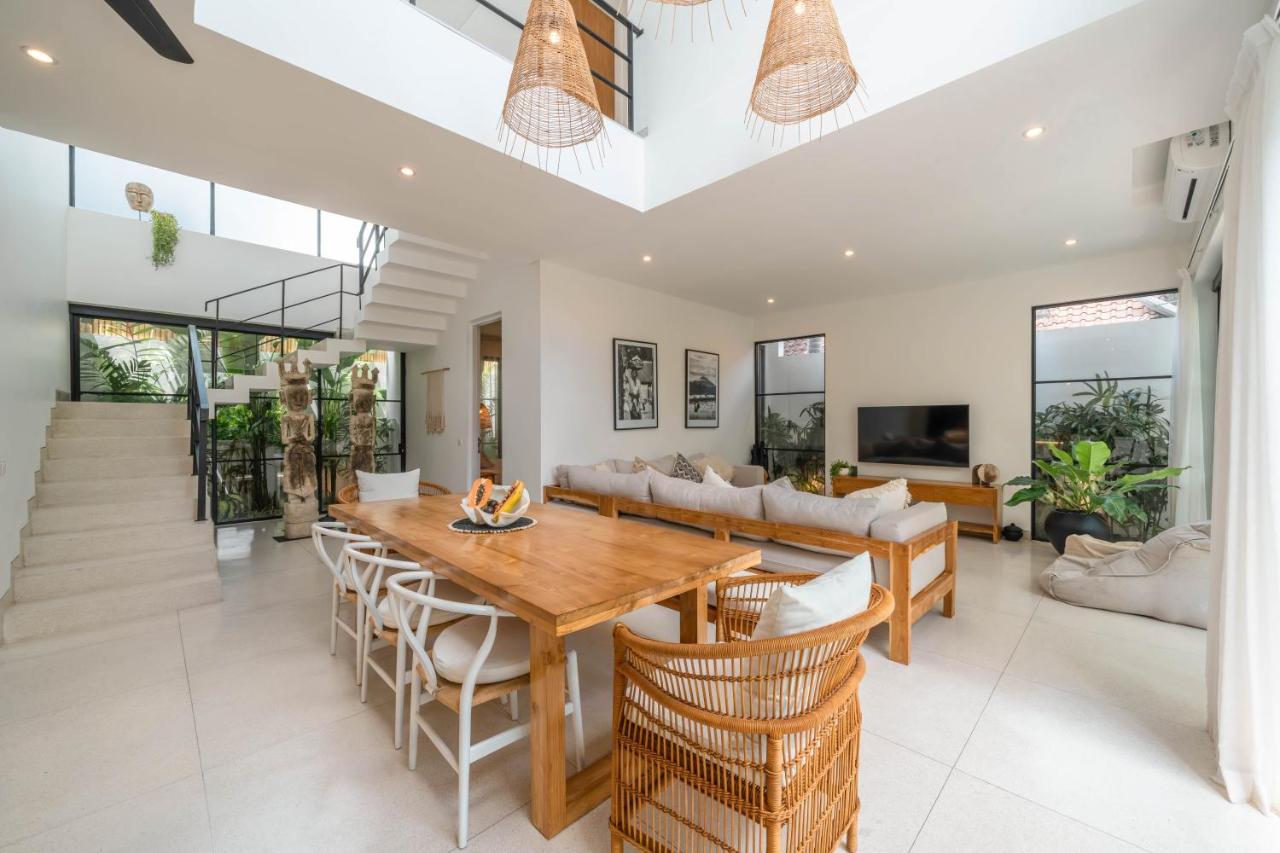 Puri Senang - Modern 4BR Pool Villa , Central Berawa , 6 min to Beach & Finns - 3