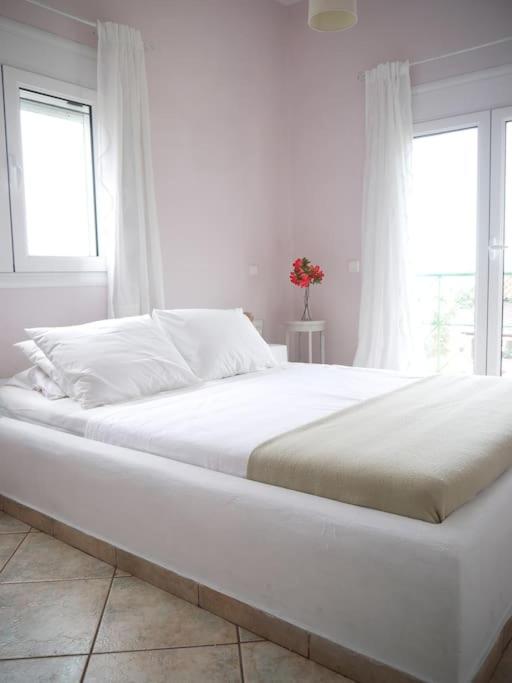 Isidora_Agistri Island Getaway