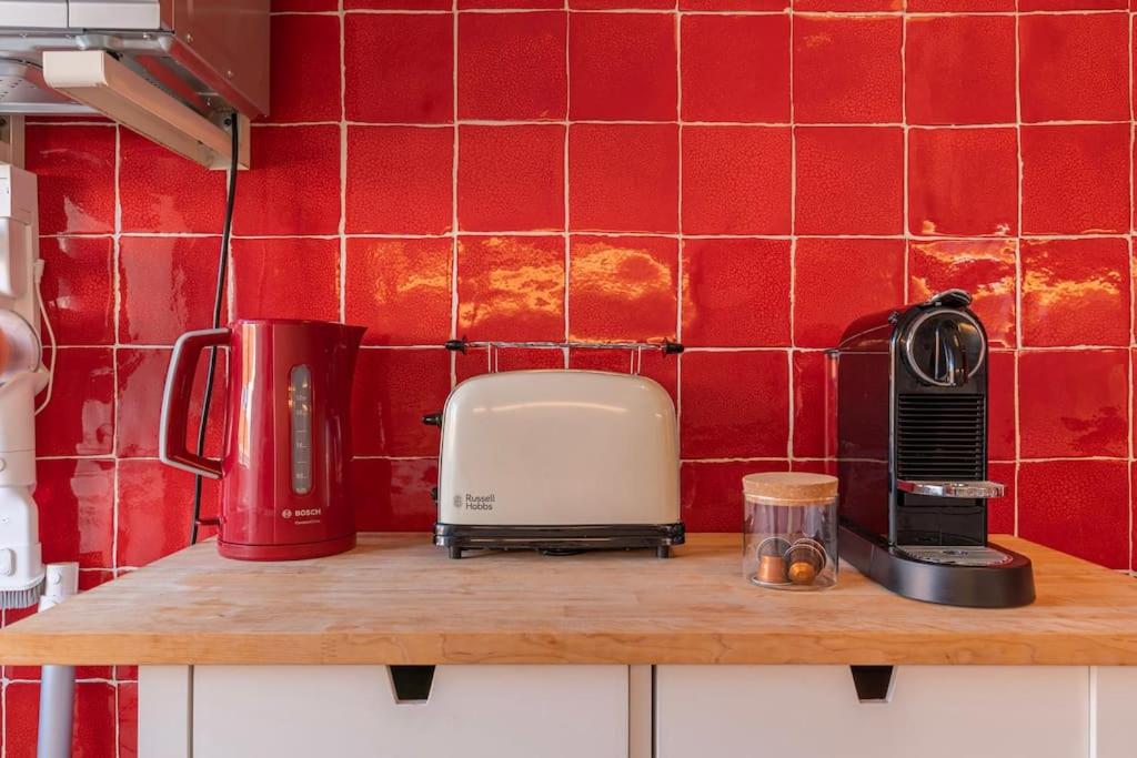 Unique Riverview Apartment - 2