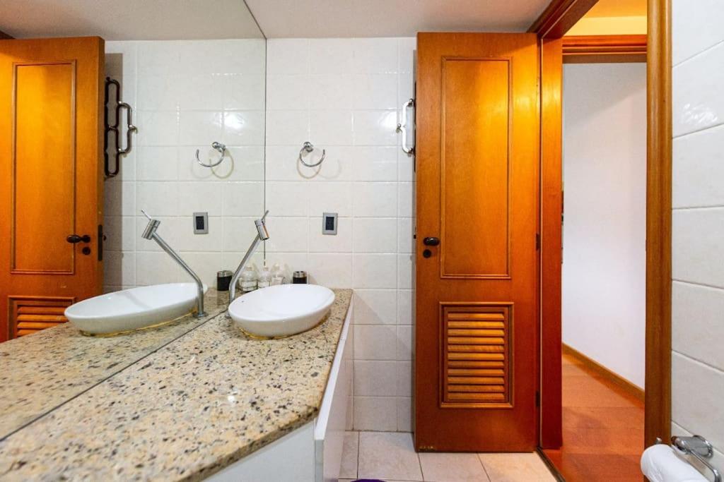 Elegant apt Ipanema by the Beach - 3