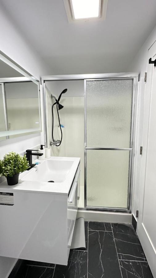 Modern Studio Stylish &Cozy Back Unit - 3